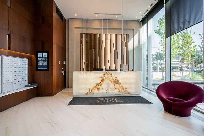 Photo - 1768 Cook St