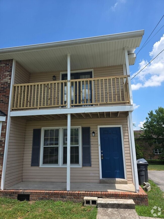 Building Photo - 308 Crestmont Dr Unit B Rental
