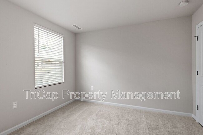 Photo - 328 Hemley Trl