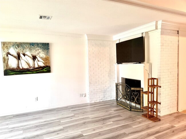 Photo - 4128 Bissonnet St