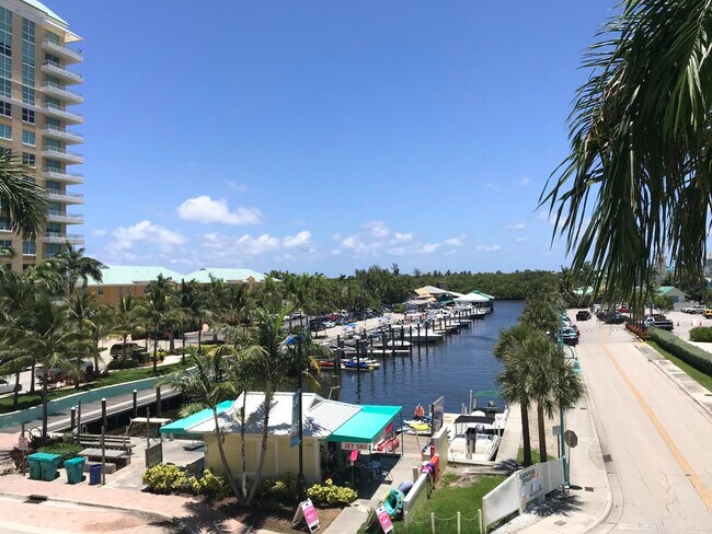 Photo - 100 NE 6th St Unit 305