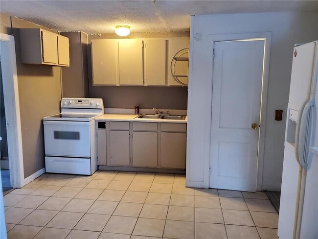 Photo - 8330 Cedar St