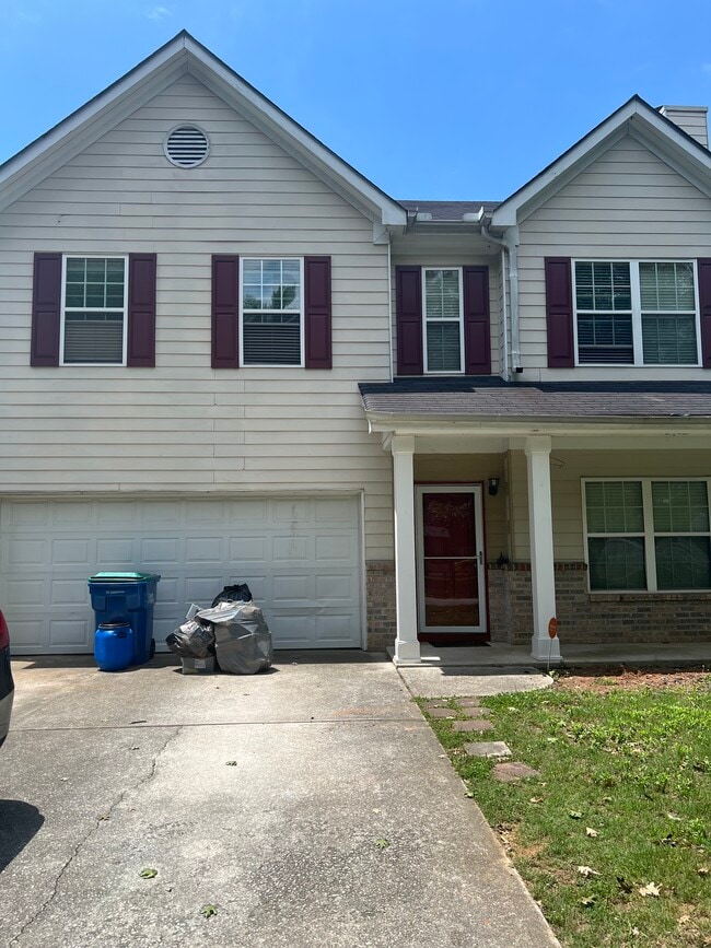 Building Photo - 2890 Lewis Ln