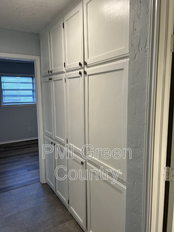 Photo - 228 S Indianola St