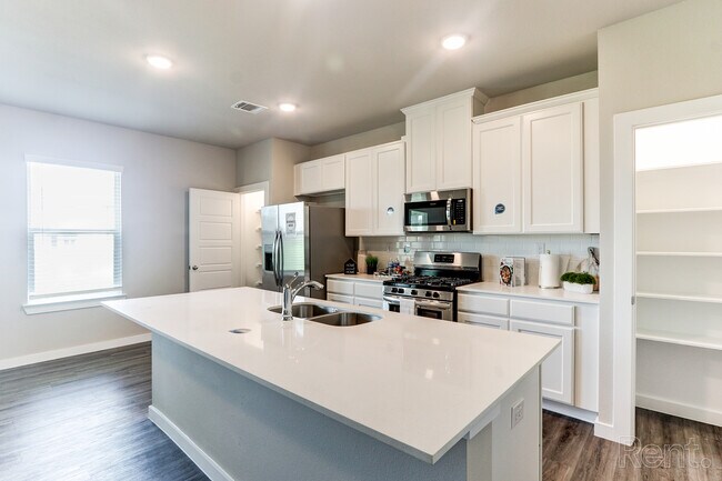 Photo - Lakewood Manor