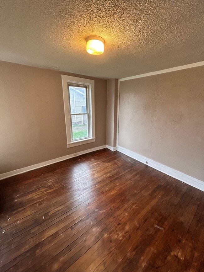 Photo - 526 E Eighth Street Unit 526 E Eighth Street A