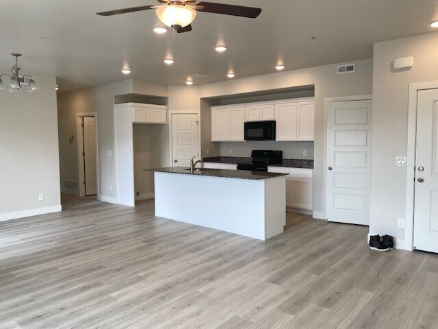 Photo - 362 S 1100 W St
