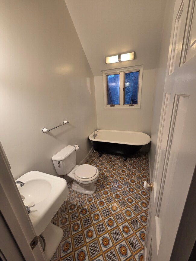 Photo - 548 River Bend Rd