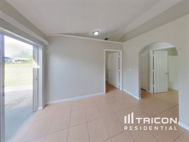 Photo - 11357 Pickford St