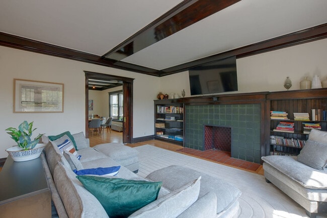 1364 E 48th St Unit SI FL3-ID1626437P