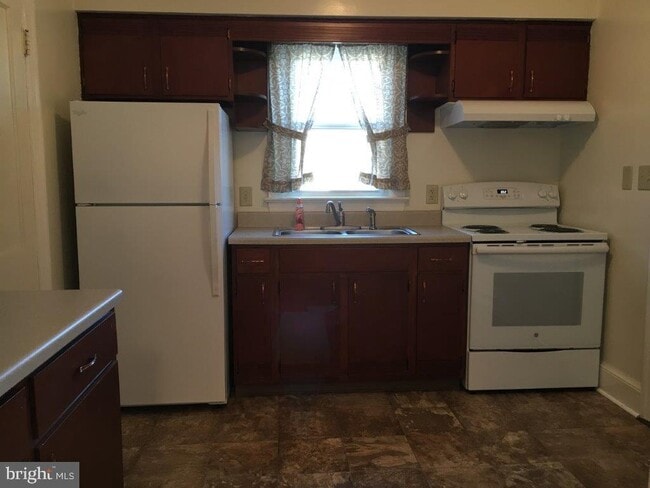 Photo - 3089 Winchester Ave