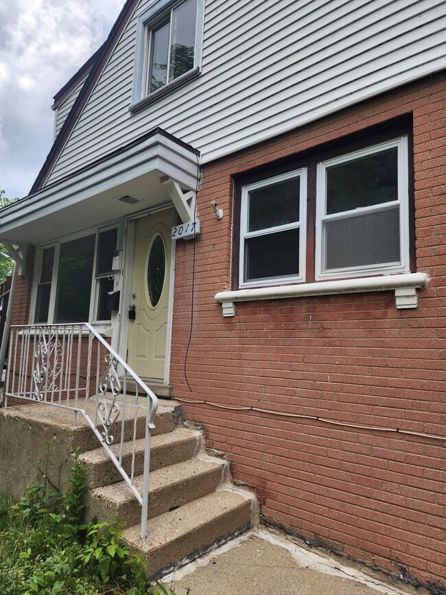 Photo - 2017 Foster St