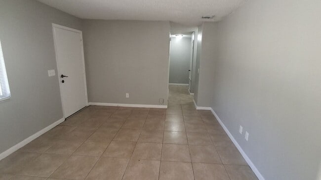 Photo - 3BR/2BA Single Family Home with Large Fenced Yard in Orlando!!