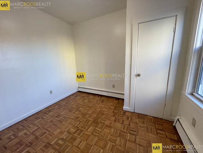 Photo - 1576 Tremont St