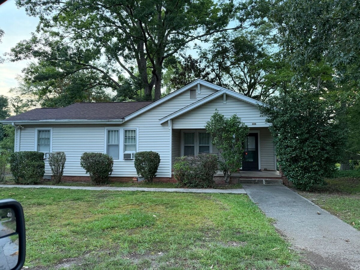 Photo - 105 Cochran Rd
