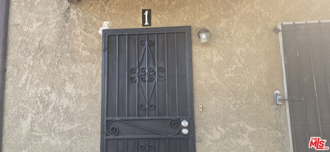 Photo - 2458 Normandie Ave Unit 1