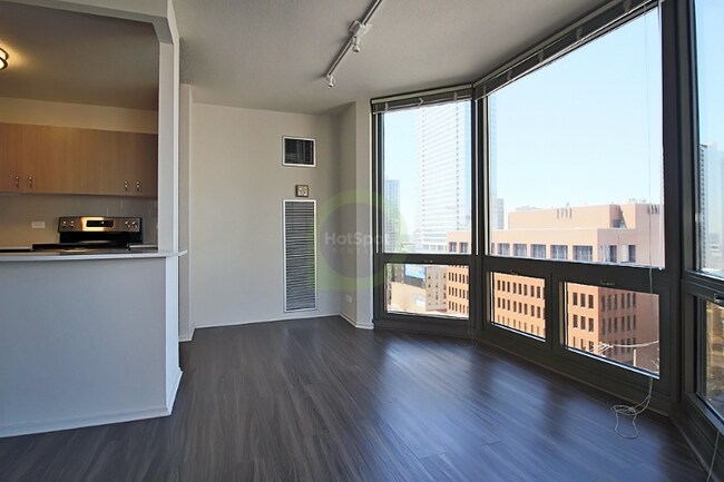 Photo - 1144 N Dearborn St