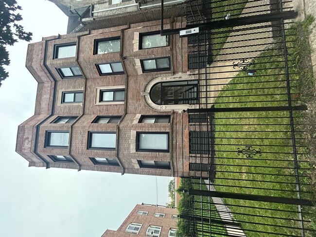 Building Photo - 1439 E 66th Pl Rental