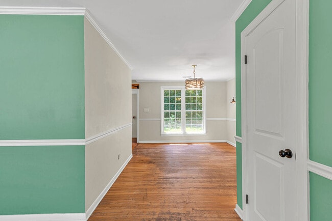 Photo - 707 Christine Ave