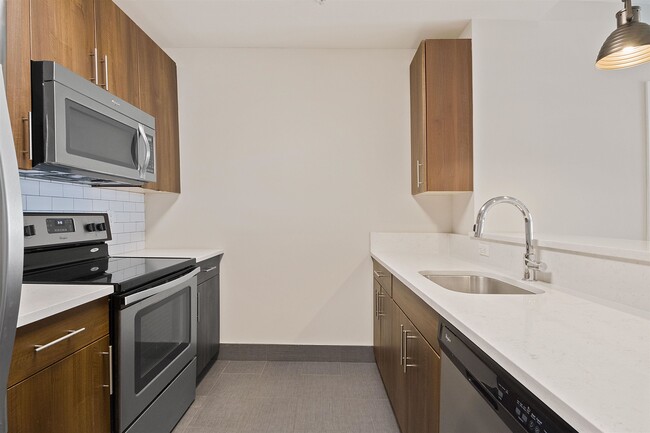 Photo - 100 Marshall St Unidad 210