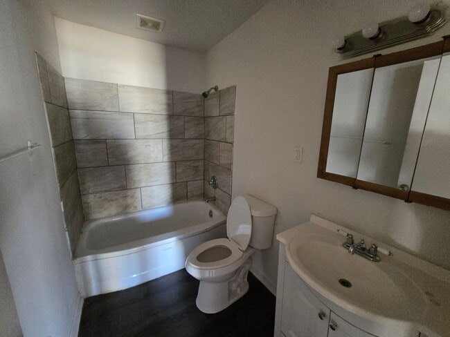 Photo - 2 bed 1 bath house!