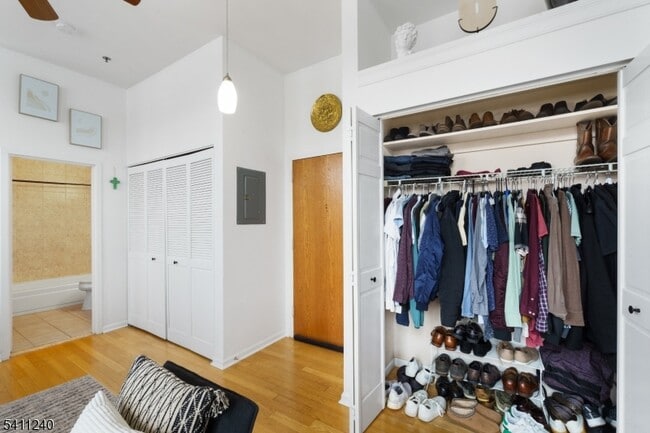 Photo - 240 Main St Unidad 302