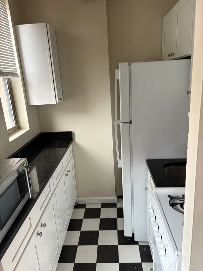 Photo - New Updated Spacious Studio