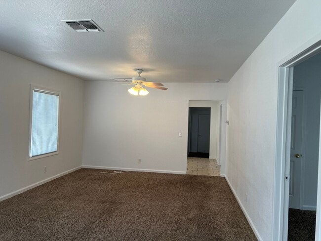 142 Redwood Ave