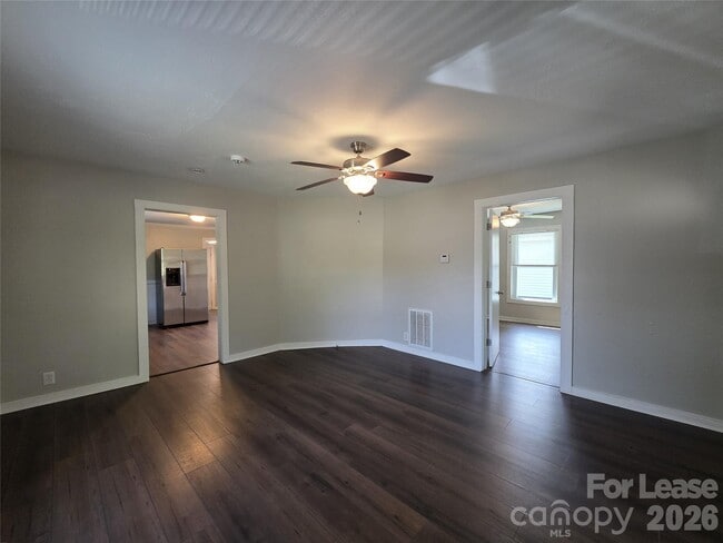 Photo - 337 Fox St SW