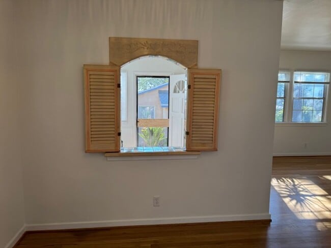 Photo - One bedroom, one bath in La Crescenta Unit 2313 1/2 Foothill Blvd