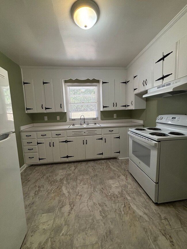 244 Donelson Hills Dr