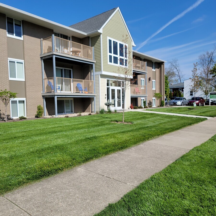 Photo - Campus Courts