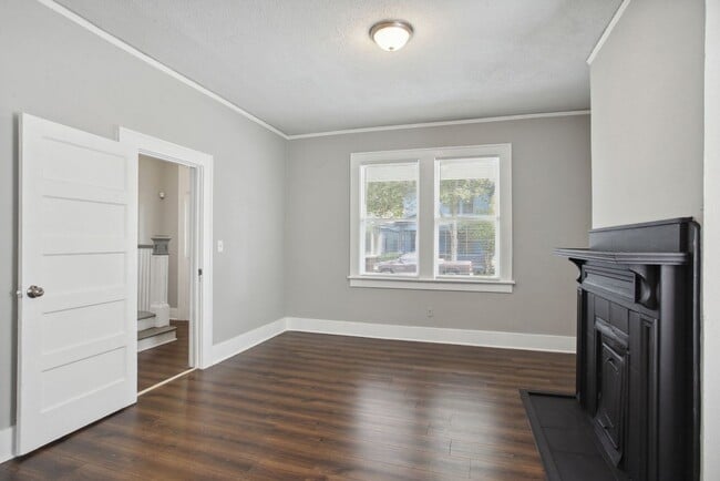 Photo - Large Downtown 2BR/2BR House For Rent