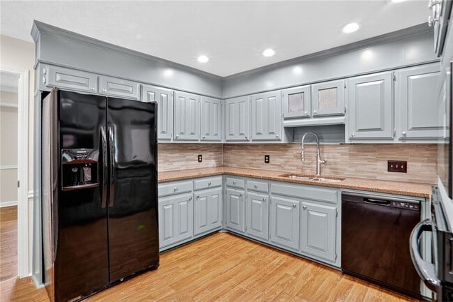 Photo - 2817 Thornridge Dr