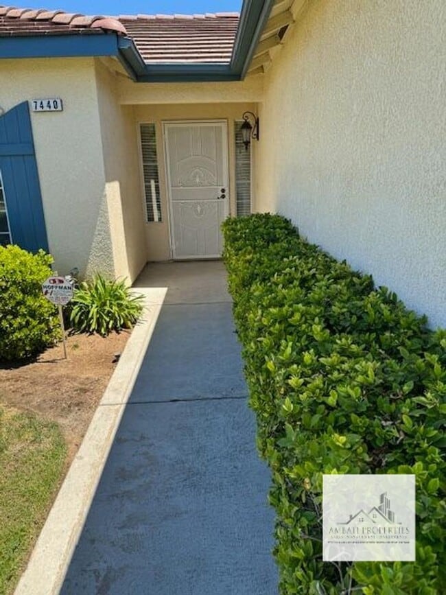 Photo - 3 Bedroom 2 bath in One of Fresno most desirable areas