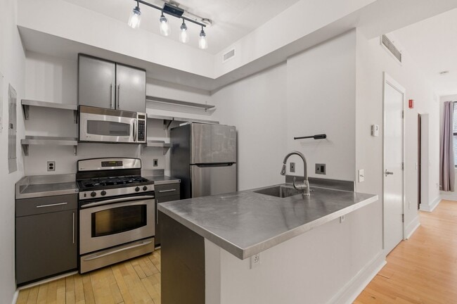 Photo - 809 6th St NW