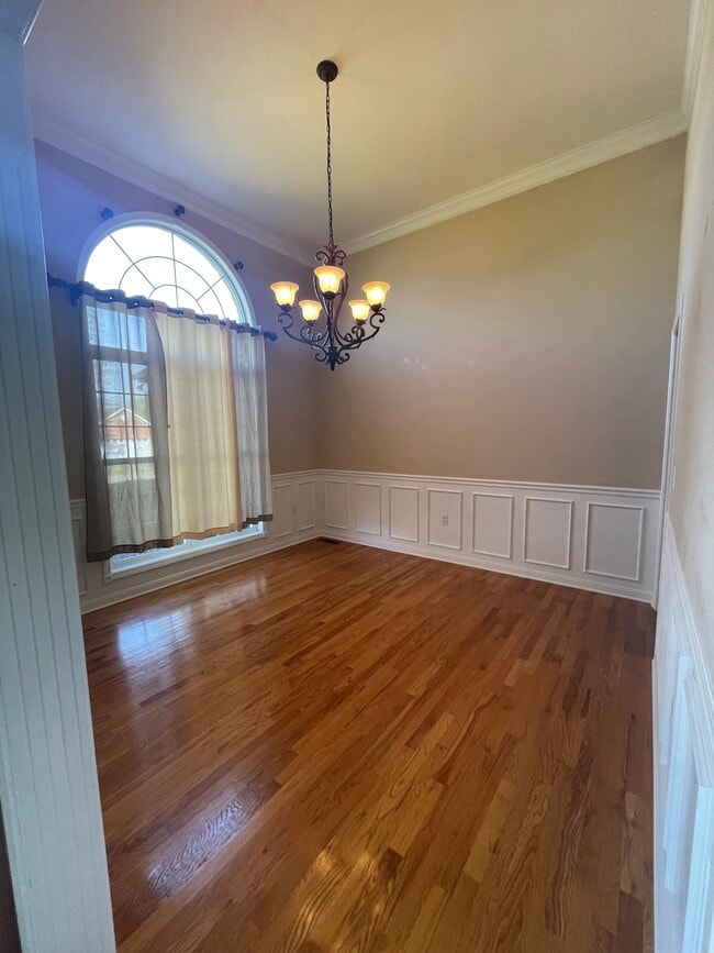 Dining Room - 639 Muirfield Cir