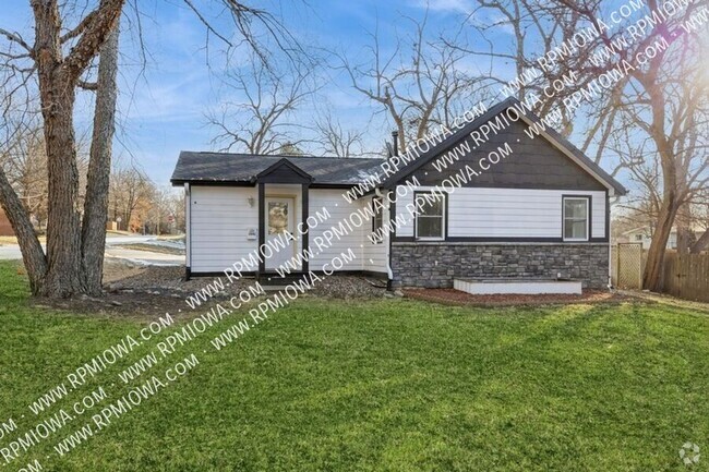 Building Photo - CHARMING RANCH!! 3 Bedroom, 2 Bath Home in...