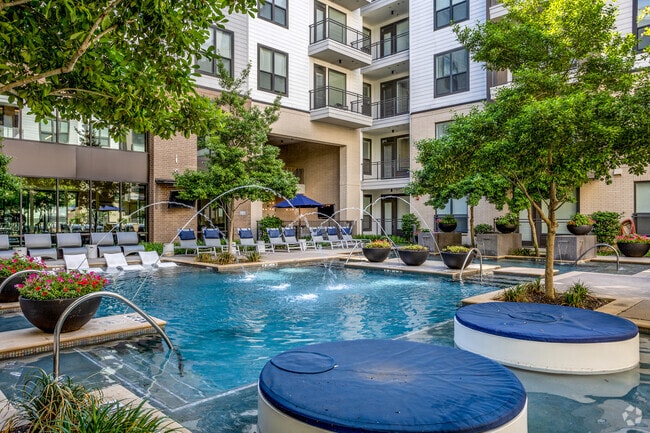 Resort Style Pool - The Lyla Rental