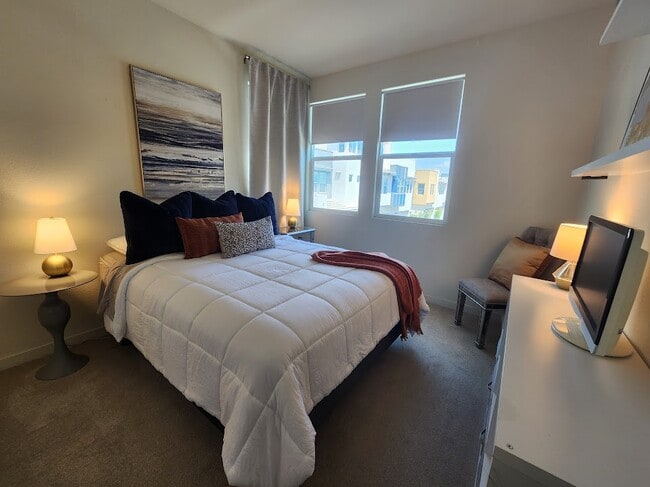 Your Private Bedroom - 2006 Foxtrot Loop Unit Room for Rent