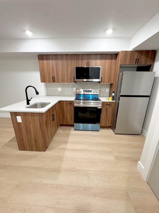 Photo - 118 E Huntingdon St