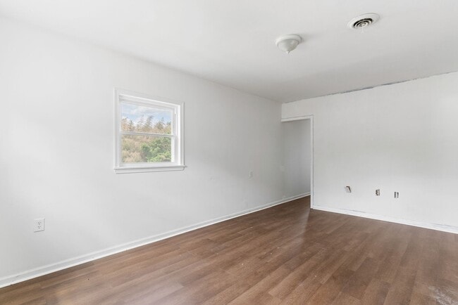 Photo - 422 Longwood Ave Unit A