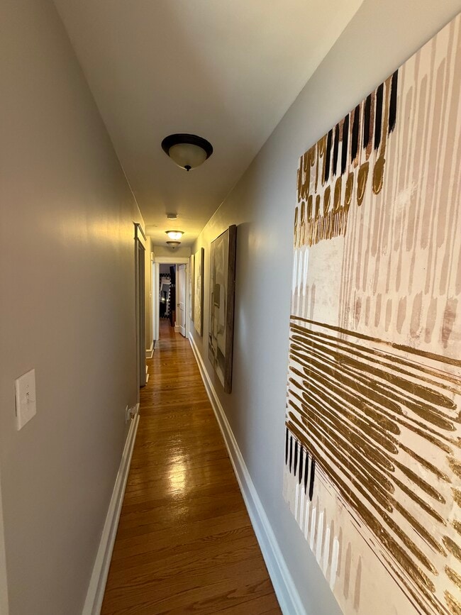 Photo - 214 W 39th St