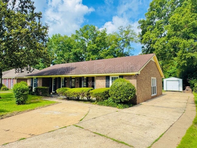 Photo - 713 Dubuque Dr