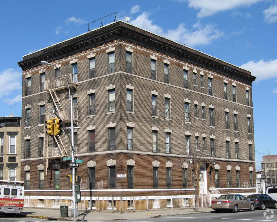 Photo - 277 Pennsylvania Ave Apartments