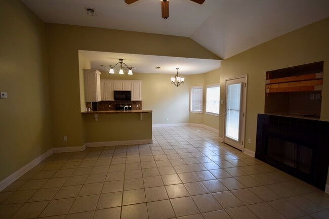 Photo - Nice 3 Bedroom House!