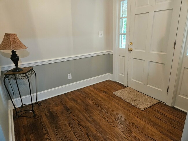 Photo - 221 York Rd