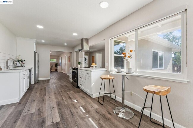 Photo - 417 Maitland Dr