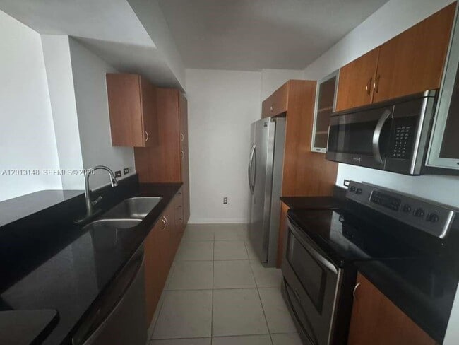 Photo - 2775 NE 187th St Unit 629