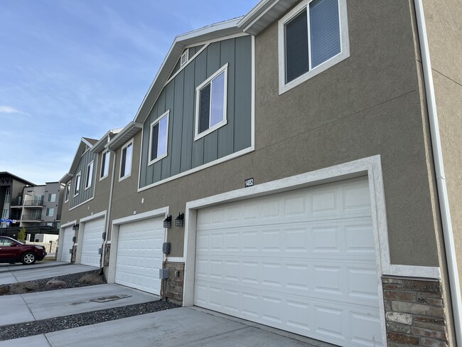 Photo - 14858 S Trap Rock Way Townhome